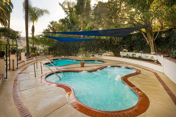 Hot &amp; Cold Plunge