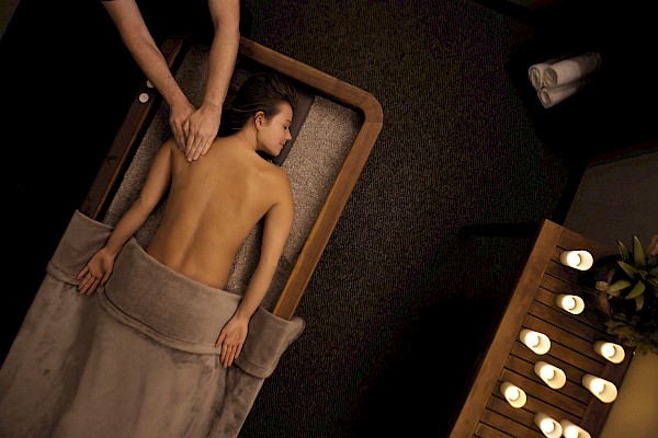 Aerial Quartz Massage Table